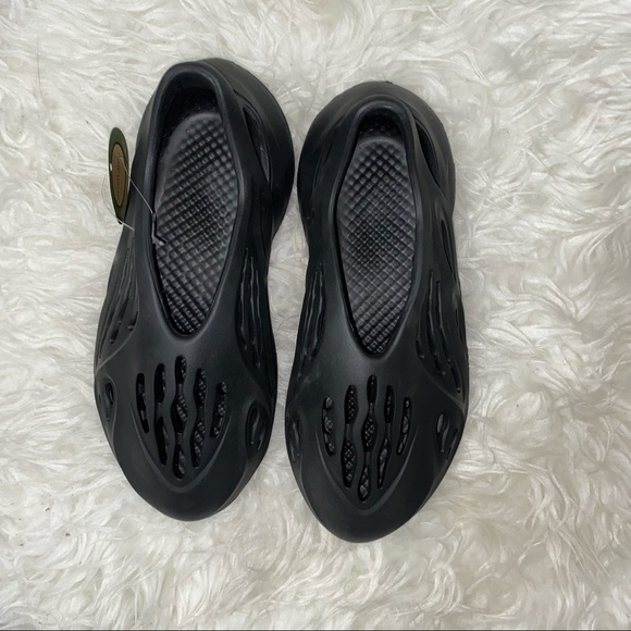 Black Foam Shoes - Picture 8 of 9